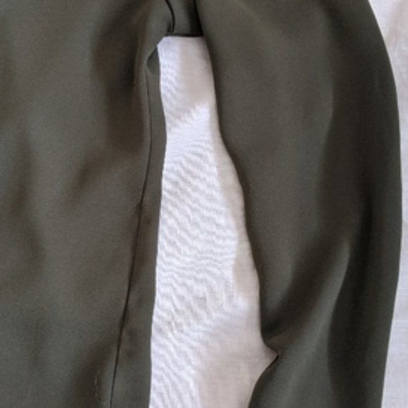 EUC Mossimo Olive Green Blouse Sz M - Picture 4 of 7